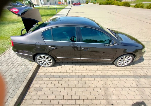 Volkswagen Passat cena 13500 przebieg: 330555, rok produkcji 2006 z Ełk małe 232